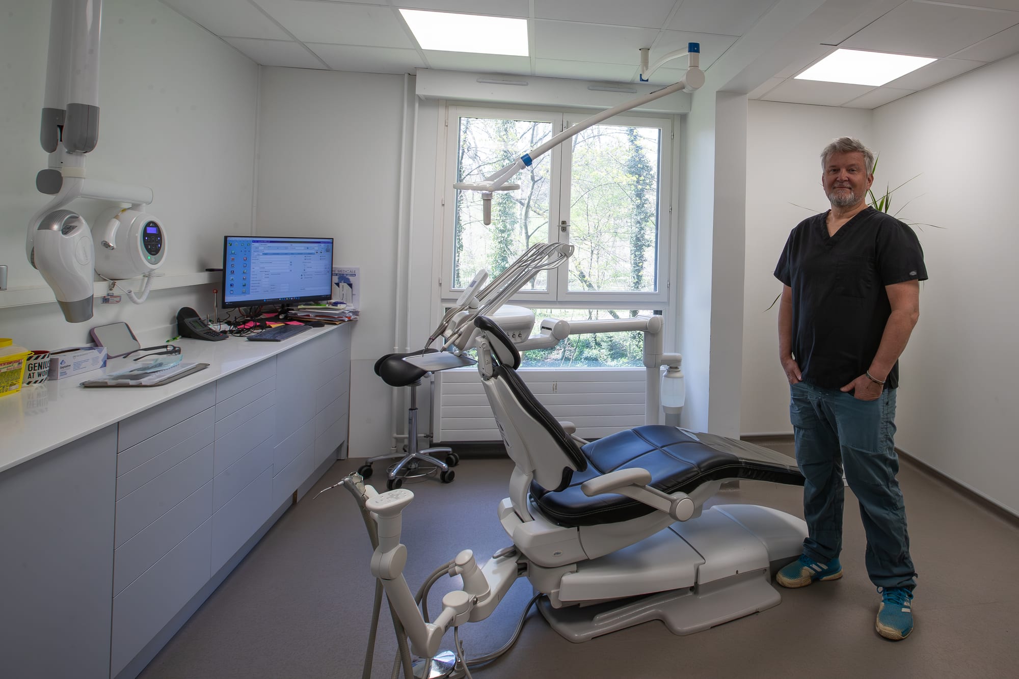 Dr. Laurent Bello